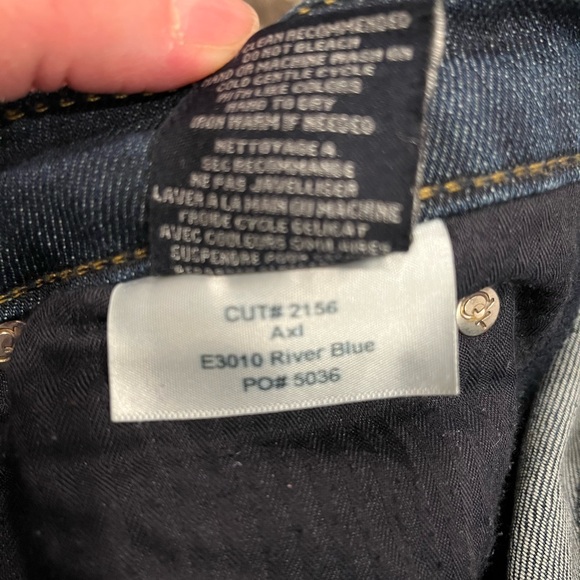 GUC. Fidelity AXL crop relax jeans. Repair done see last picture. - Picture 3 of 4